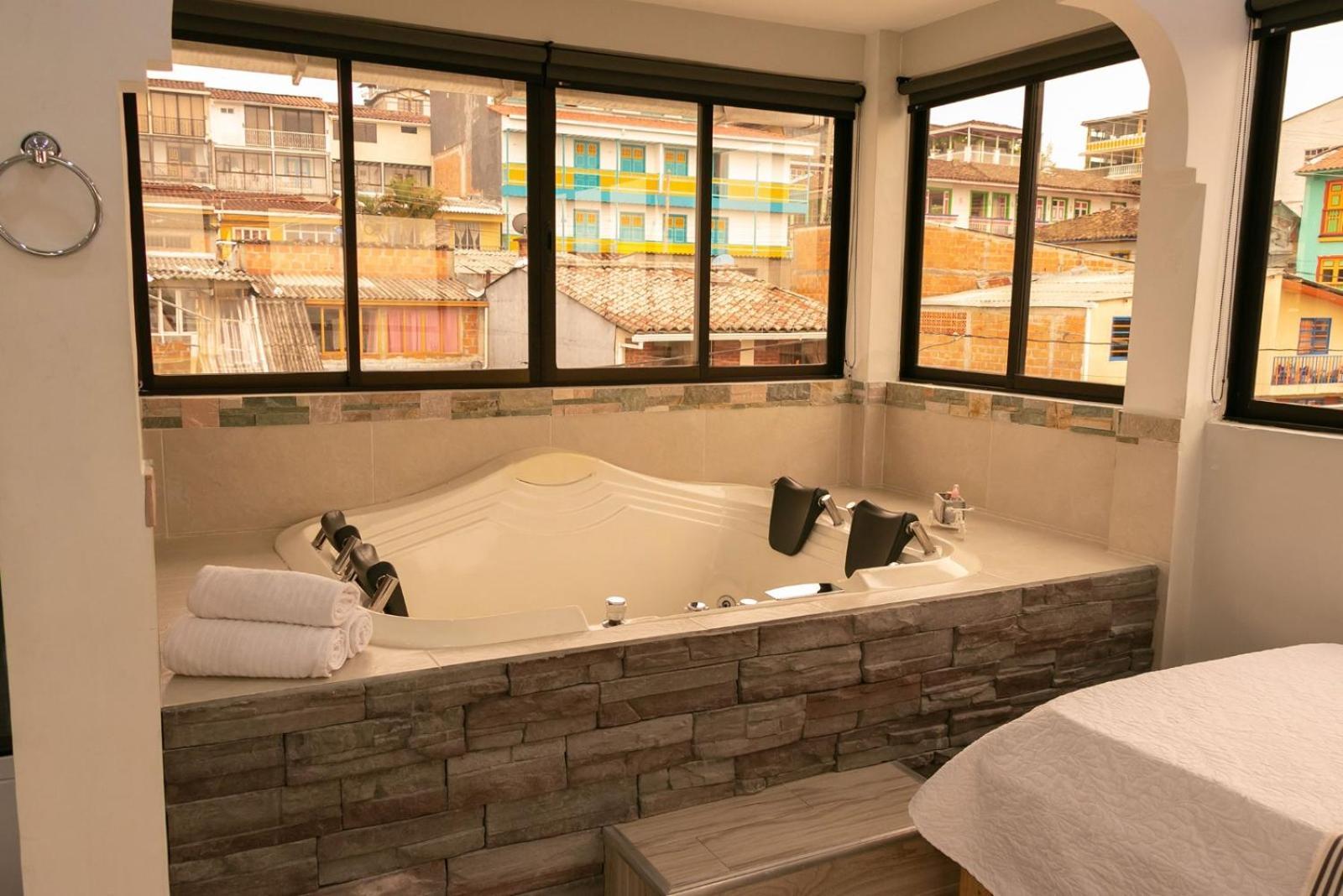 פילנדיה Casa Hotel Alicia מראה חיצוני תמונה
